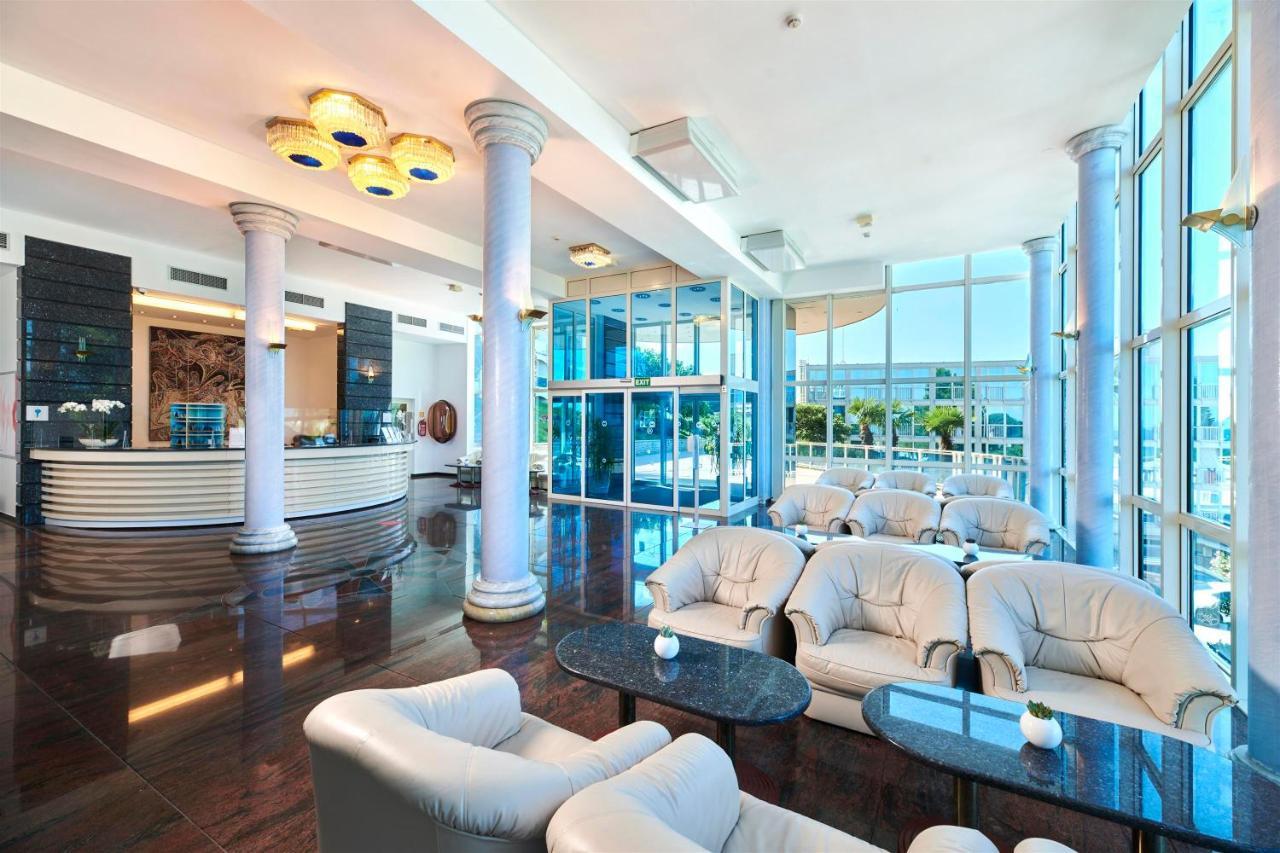 Hotel Gran Vista Plava Laguna Porec Exterior photo