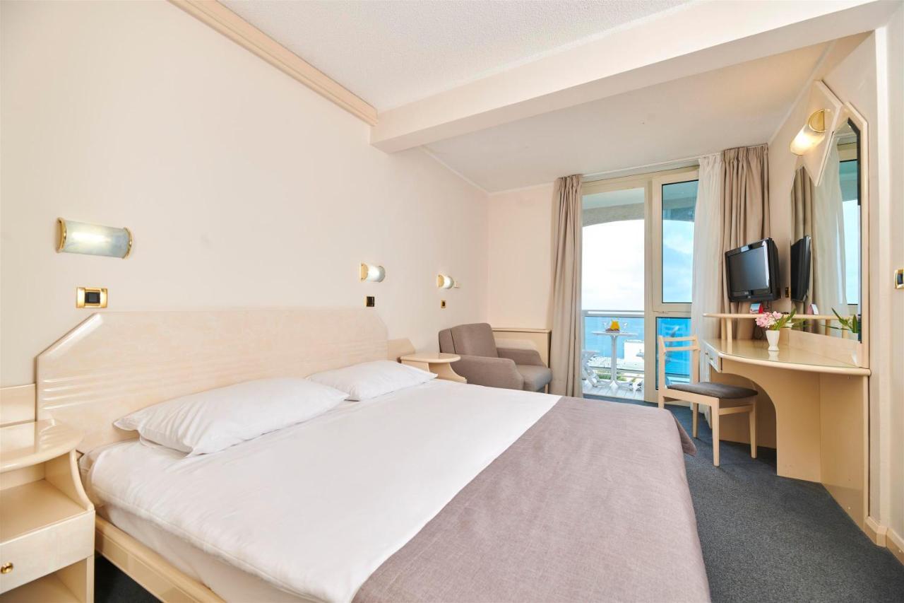 Hotel Gran Vista Plava Laguna Porec Exterior photo