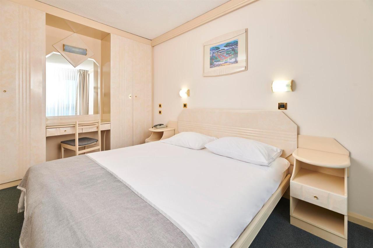 Hotel Gran Vista Plava Laguna Porec Exterior photo