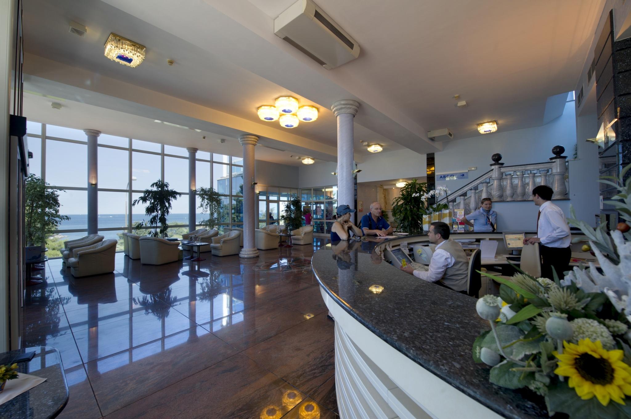 Hotel Gran Vista Plava Laguna Porec Exterior photo