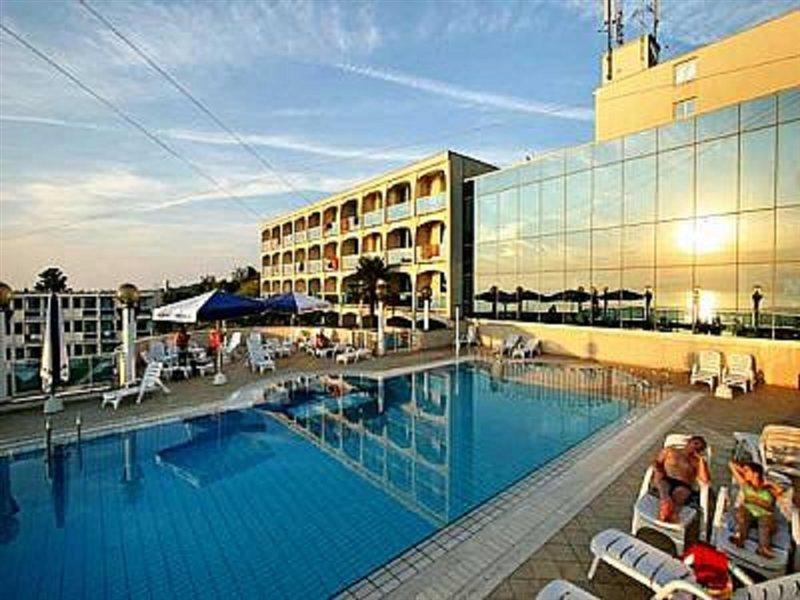 Hotel Gran Vista Plava Laguna Porec Exterior photo