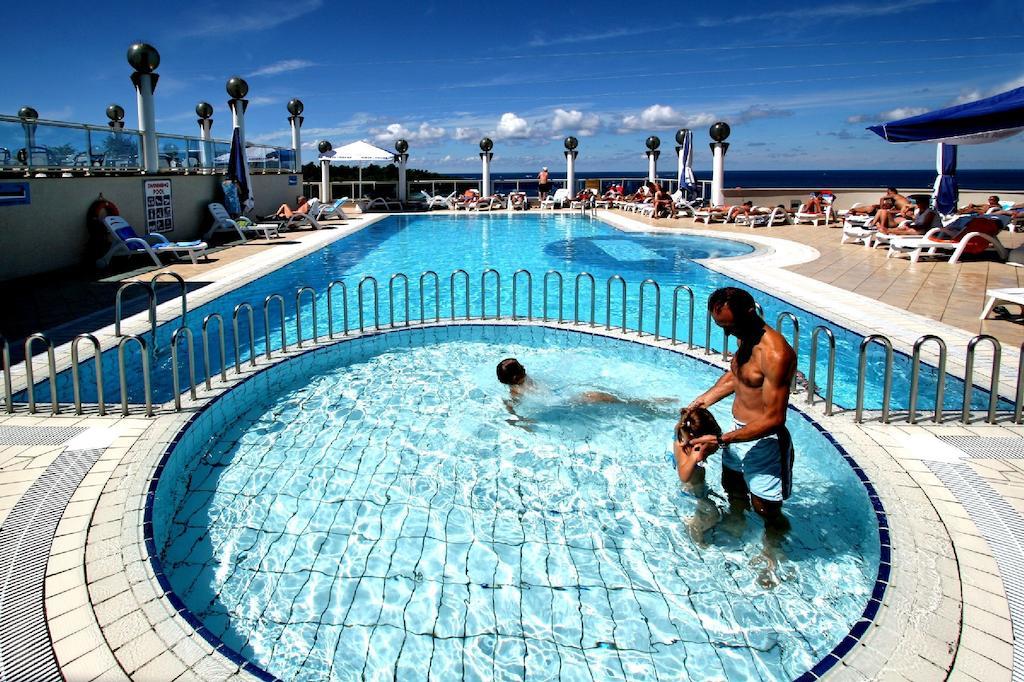 Hotel Gran Vista Plava Laguna Porec Exterior photo