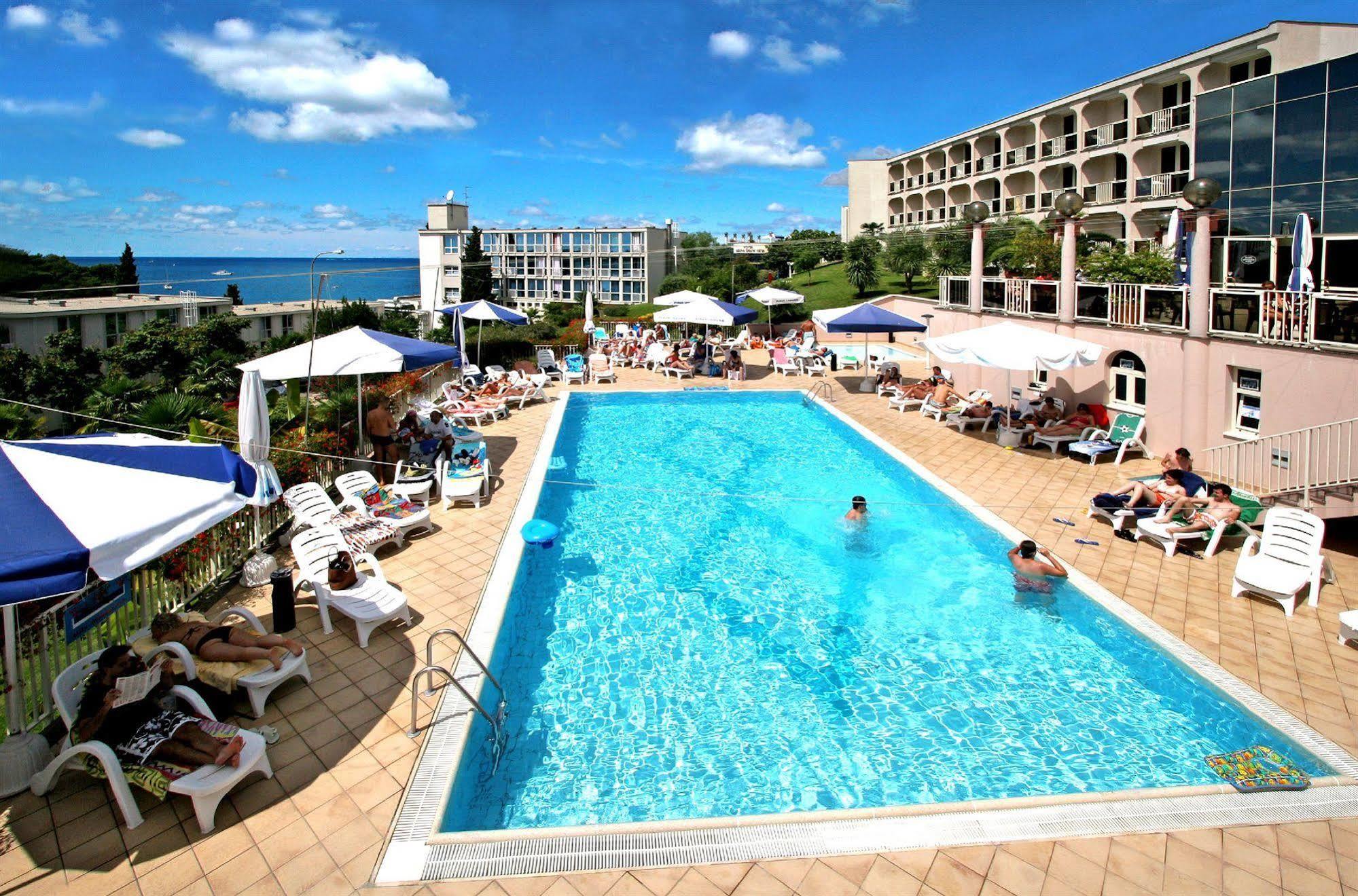 Hotel Gran Vista Plava Laguna Porec Exterior photo